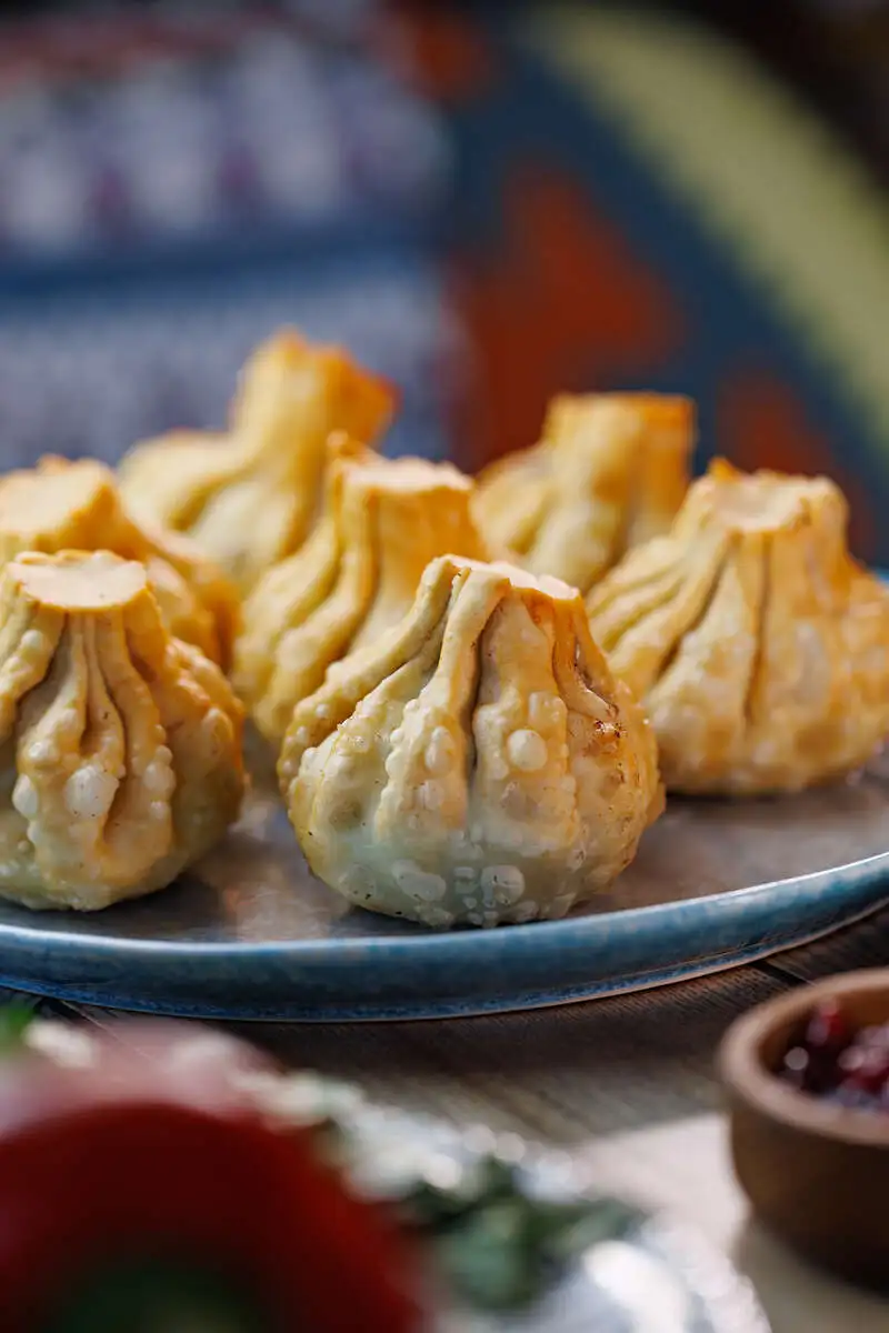 Жареные хинкали с мясом свинины и говядины (3 шт.)