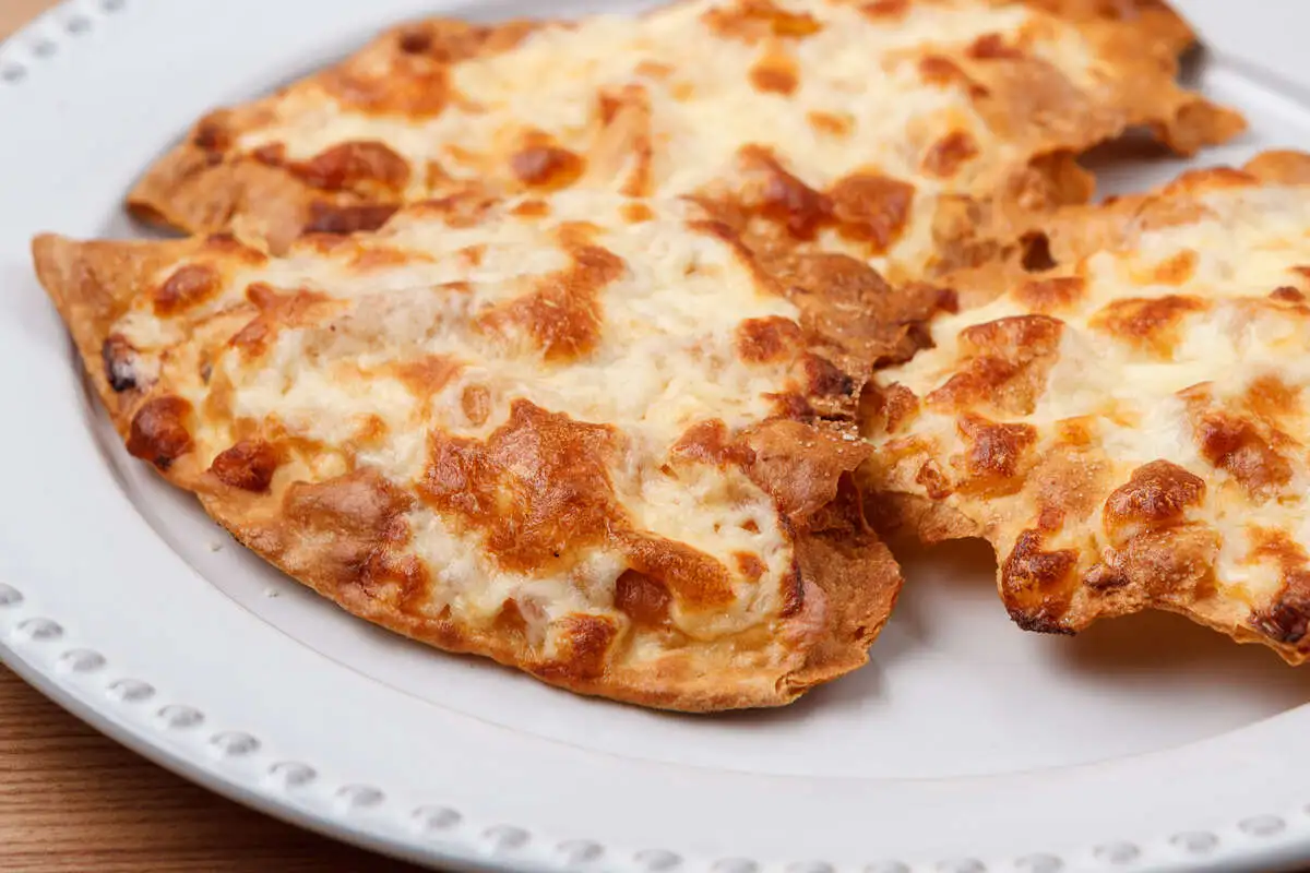 Ломаная лепешка с сыром 