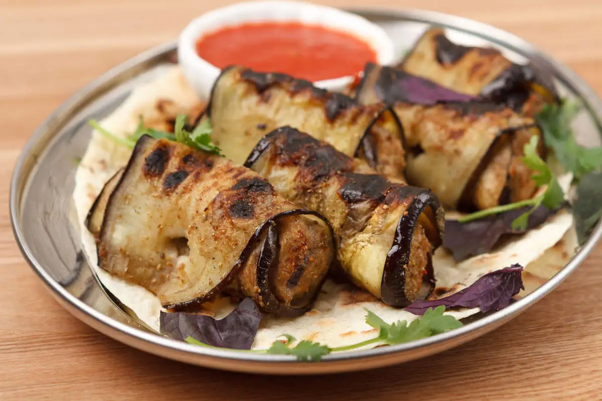 Баклажаны и рубленая курица