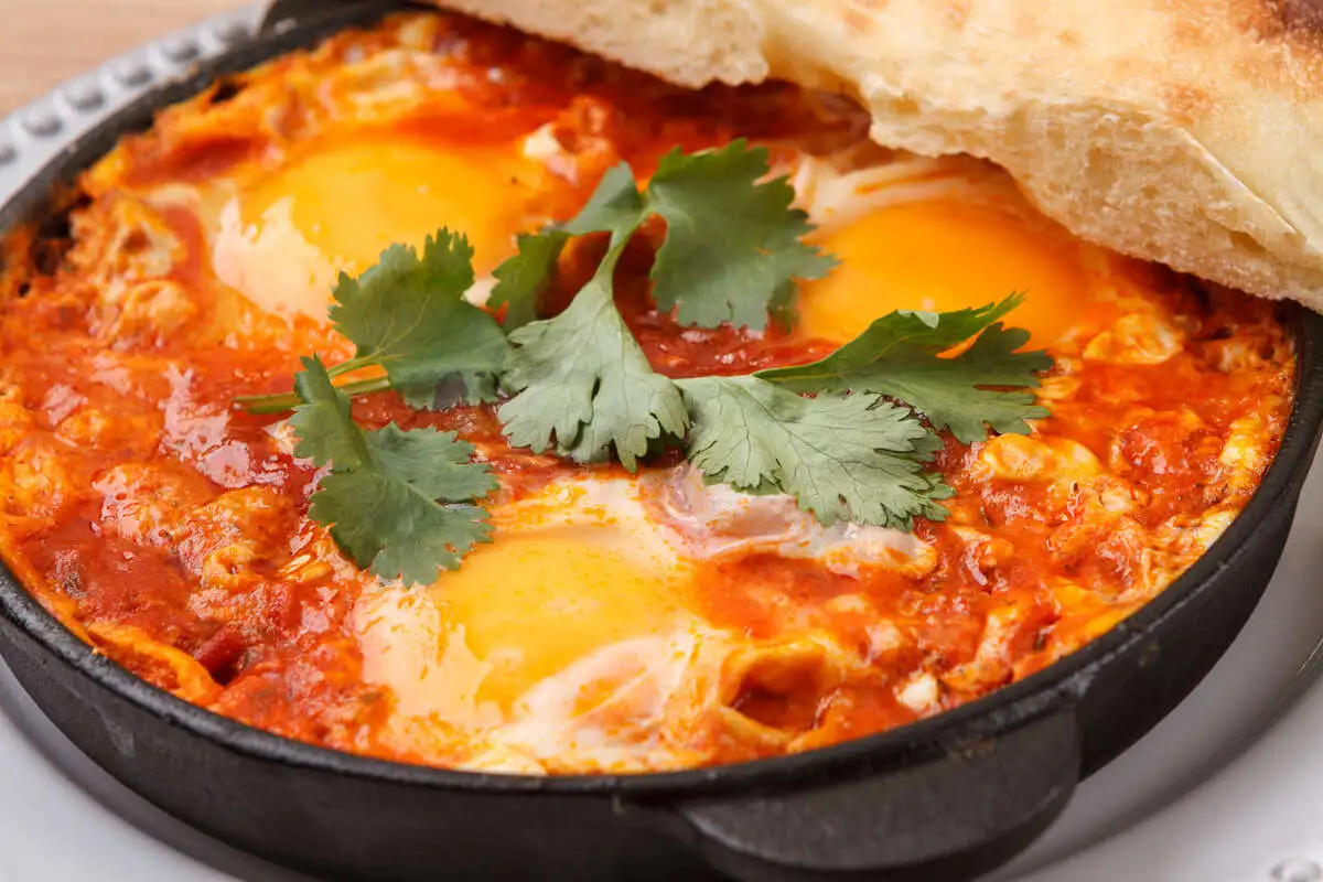 Грузинская шакшука с аджикой