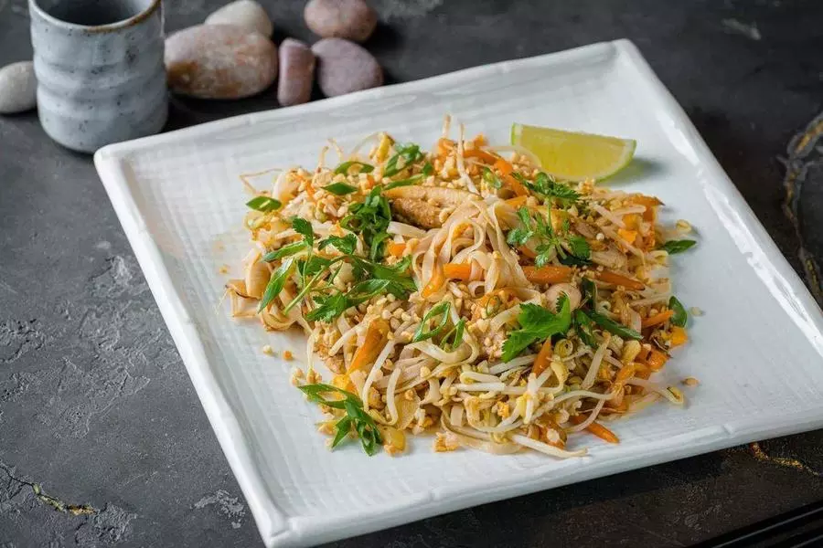 Лапша Пад-Тай с креветками либо курицей