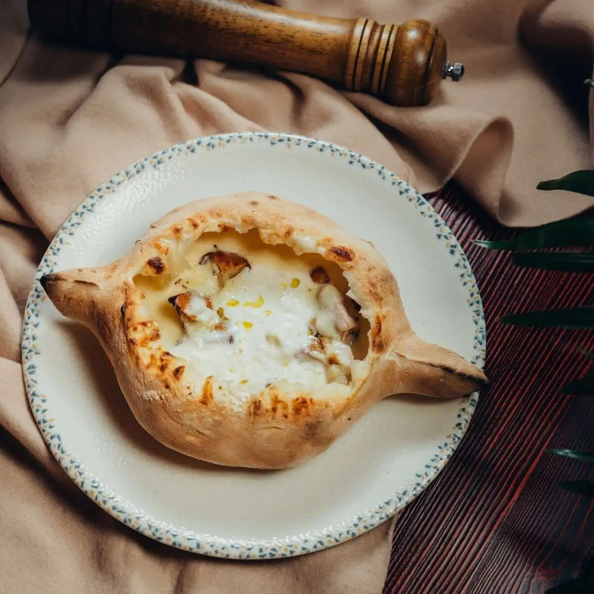 Хачапури с лисичками