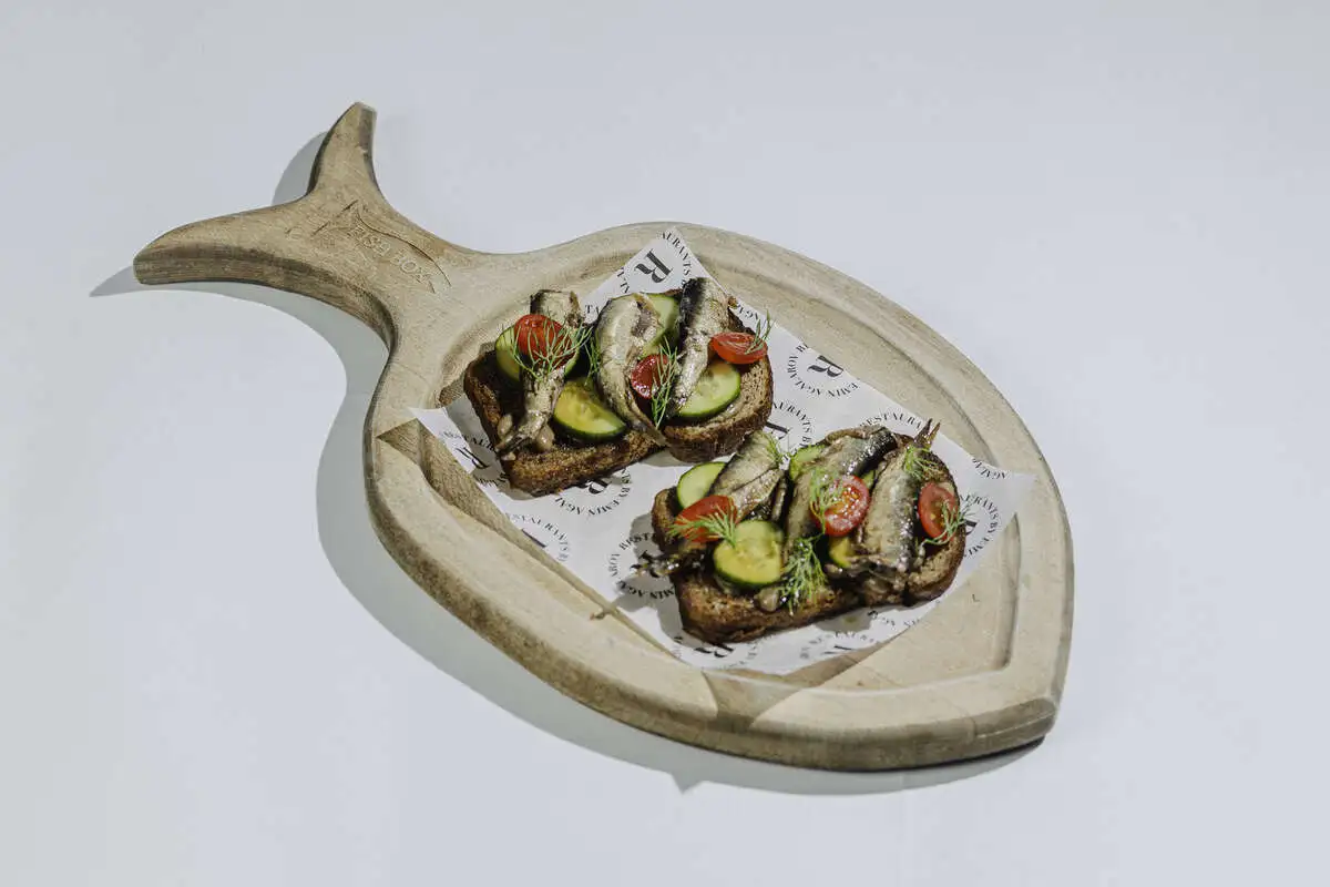 Бутерброд со шпротами