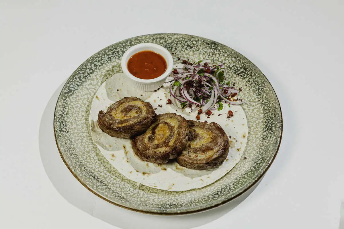 Шашлык-рулет из телятины с курдюком