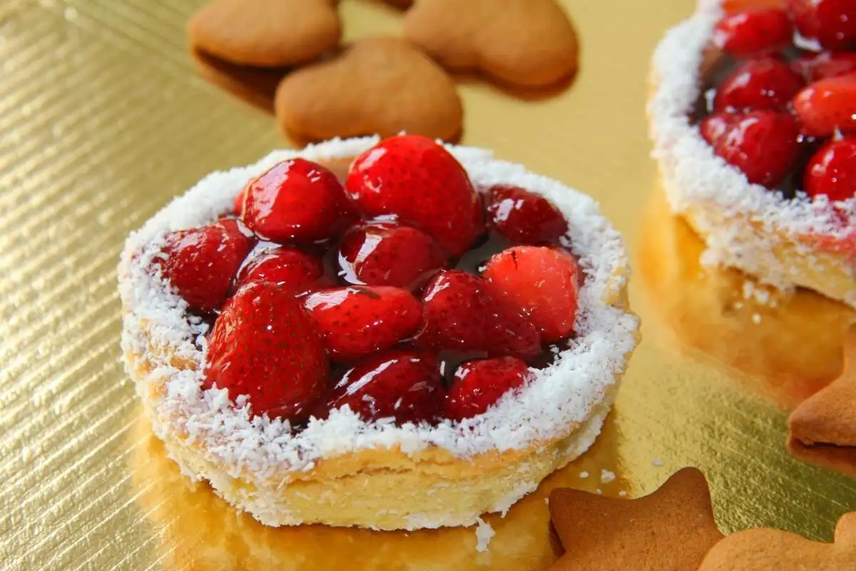 Тарт шоколадно-клубничный