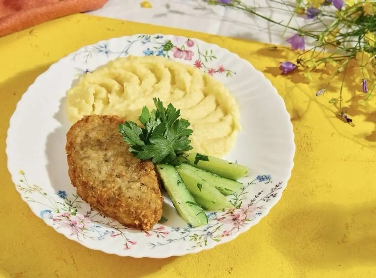 Куриная котлета с картофельным пюре