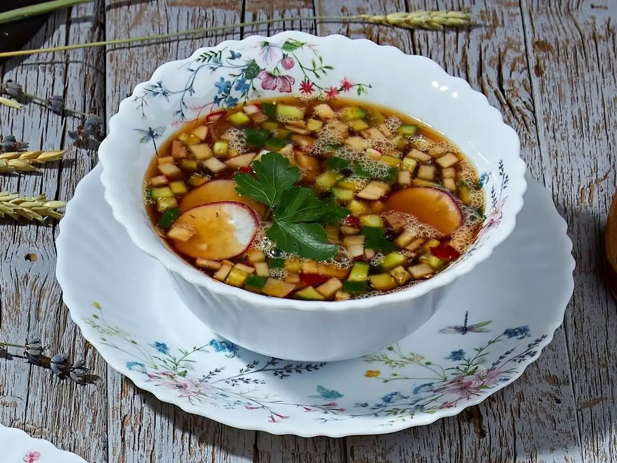 Окрошка с колбасой