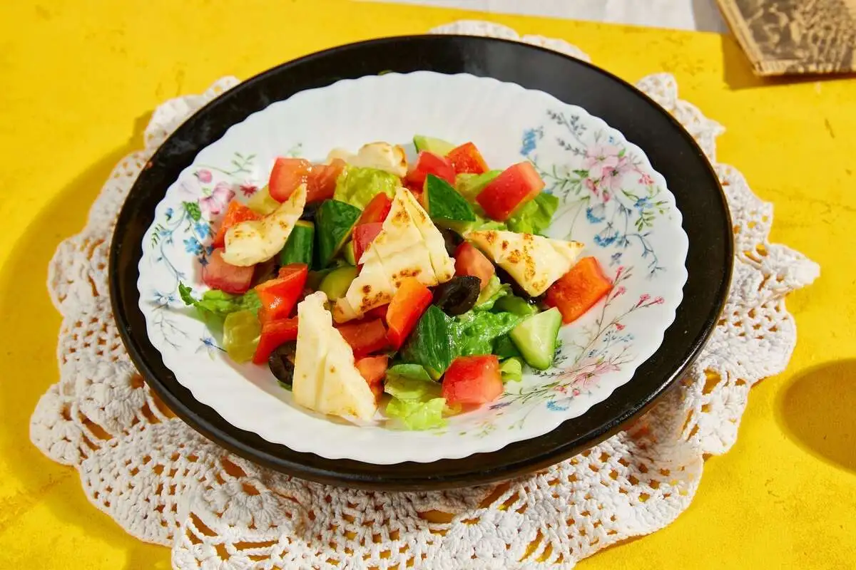 Овощной салат с сыром