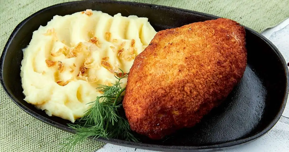 Котлета куриная с картофельным пюре