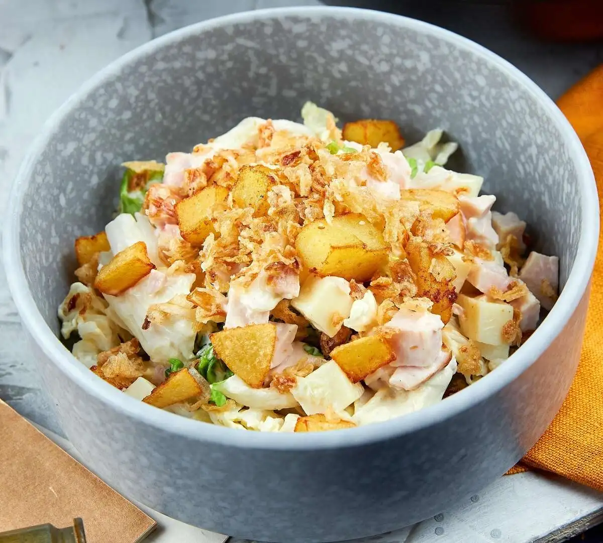 Салат с копченой куриной грудкой