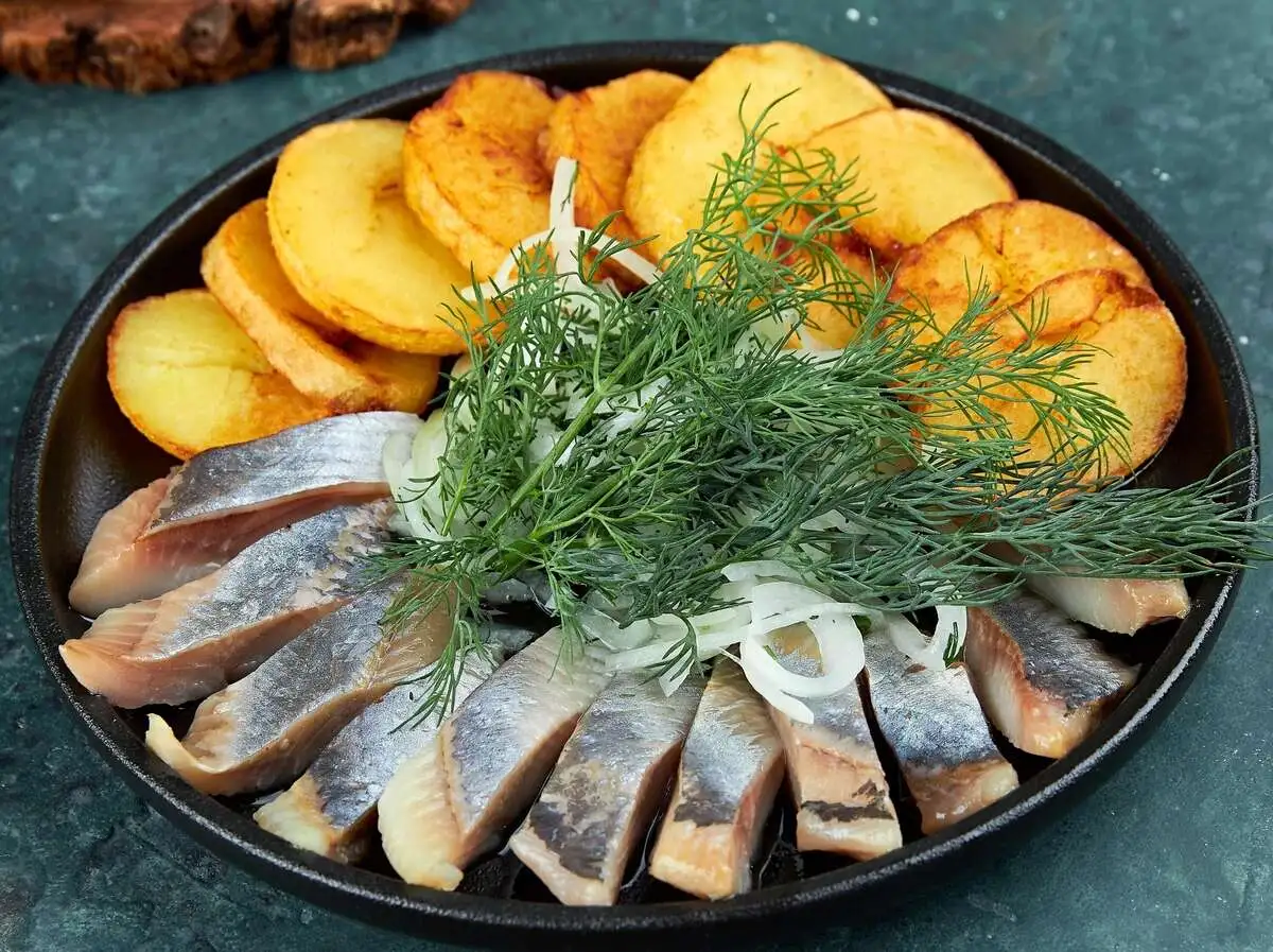 Сельдь с картофелем