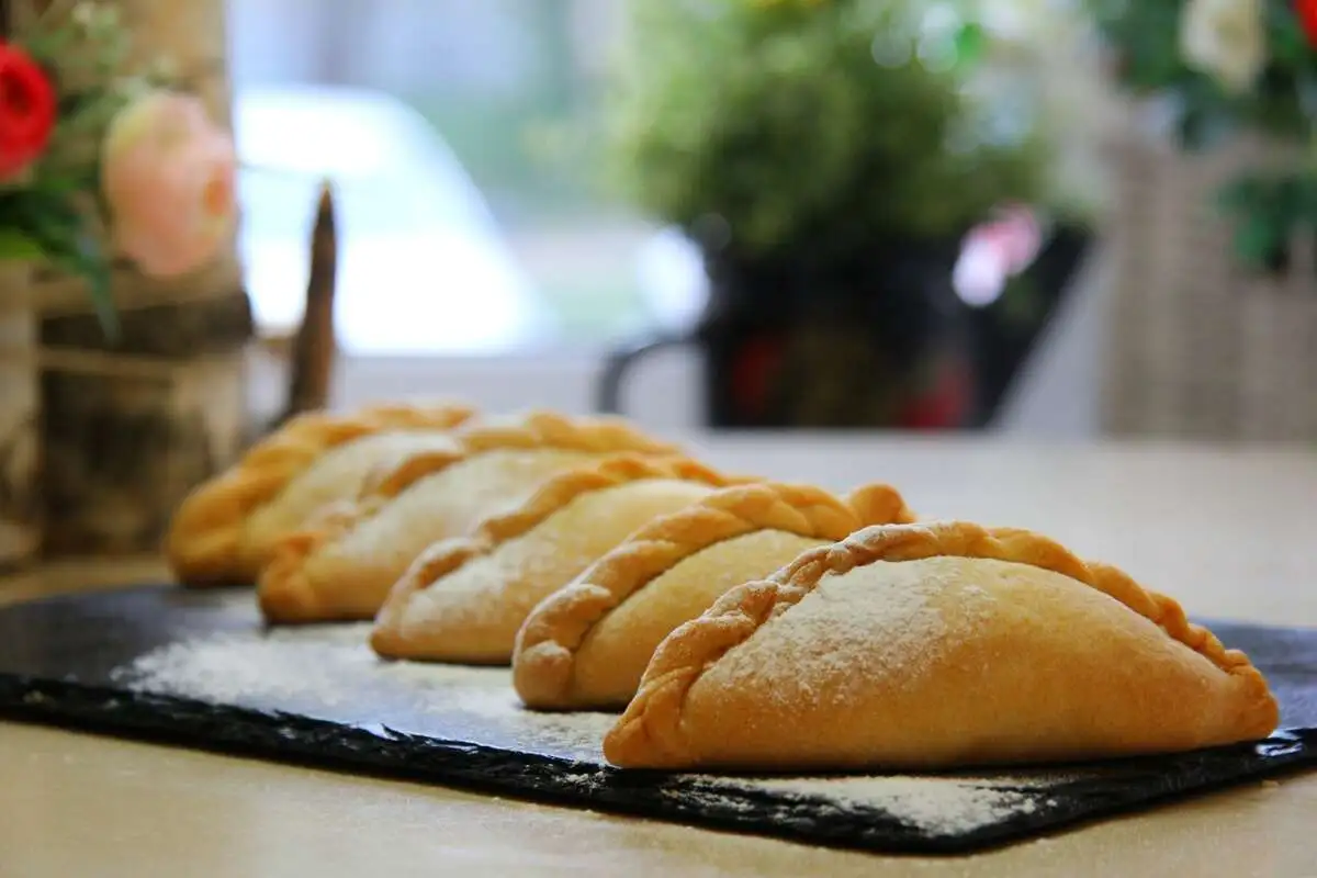 Пирожки песочные с ягодной начинкой