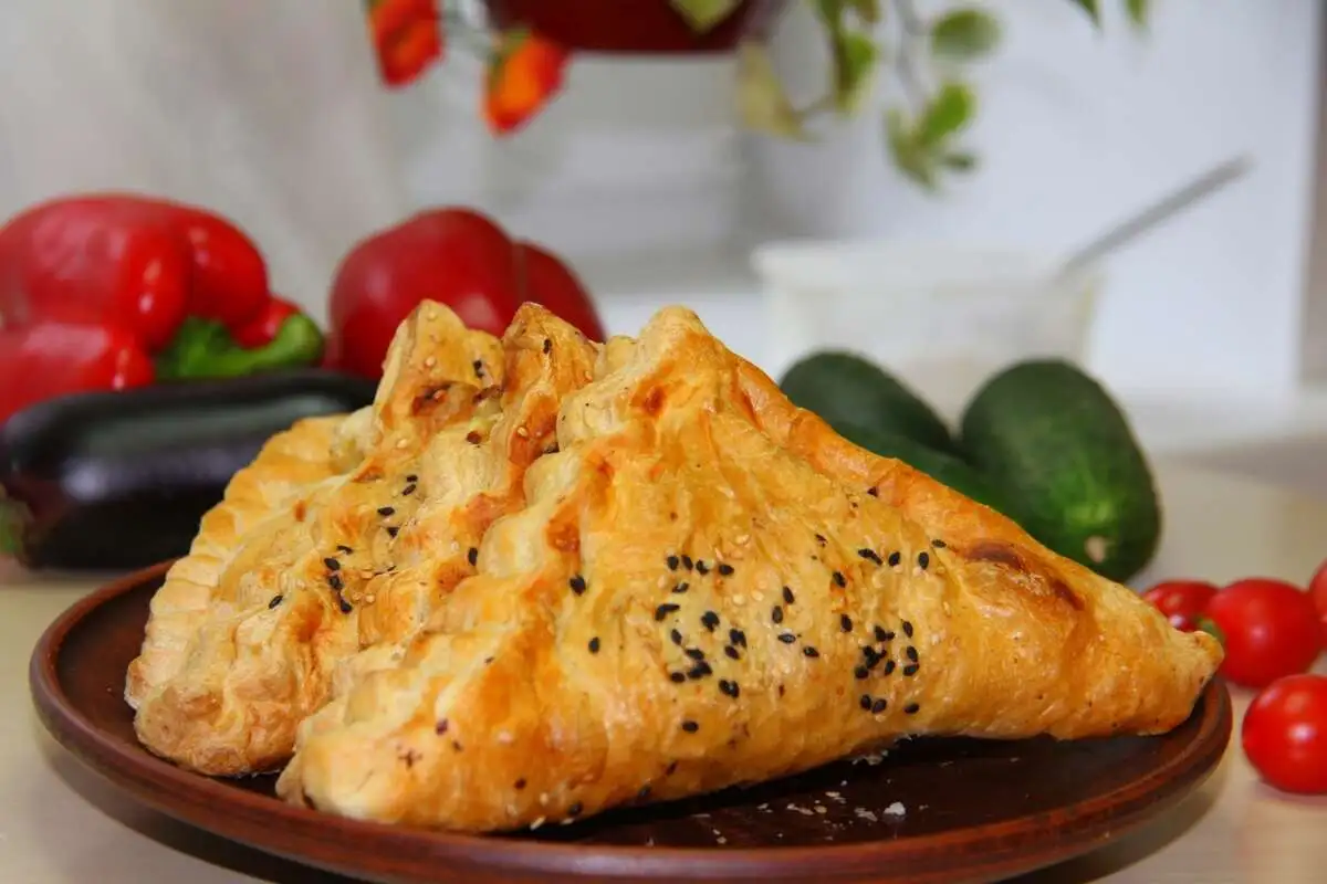 Самса слоеная с курицей