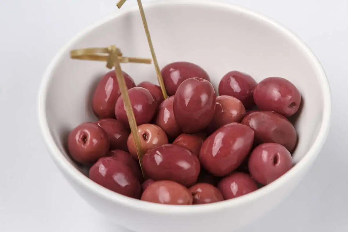 Чёрные или зелёные оливки