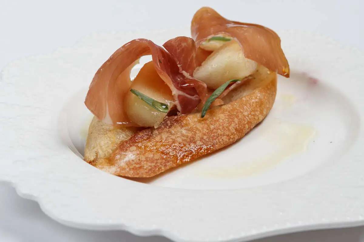 Парма-горгонзола-груша