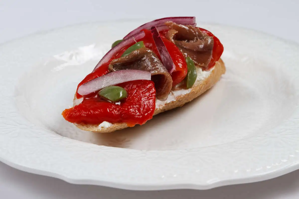 Печёный перец-анчоусы