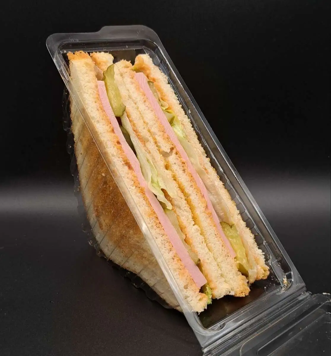 Сэндвич с колбасой вареной