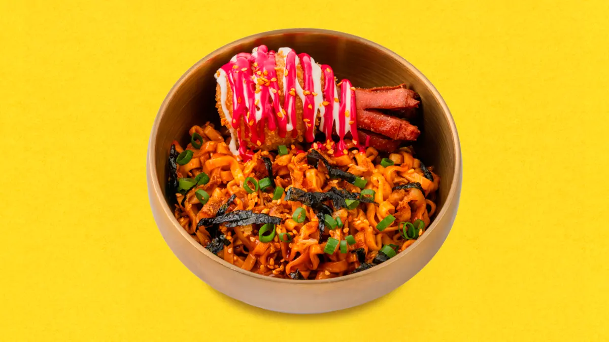 Лапша спайси с корн - догом