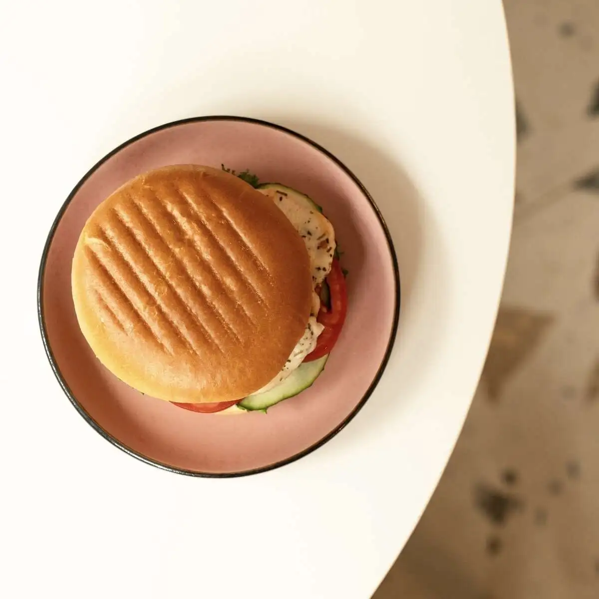 Сэндвич с курицей-чили