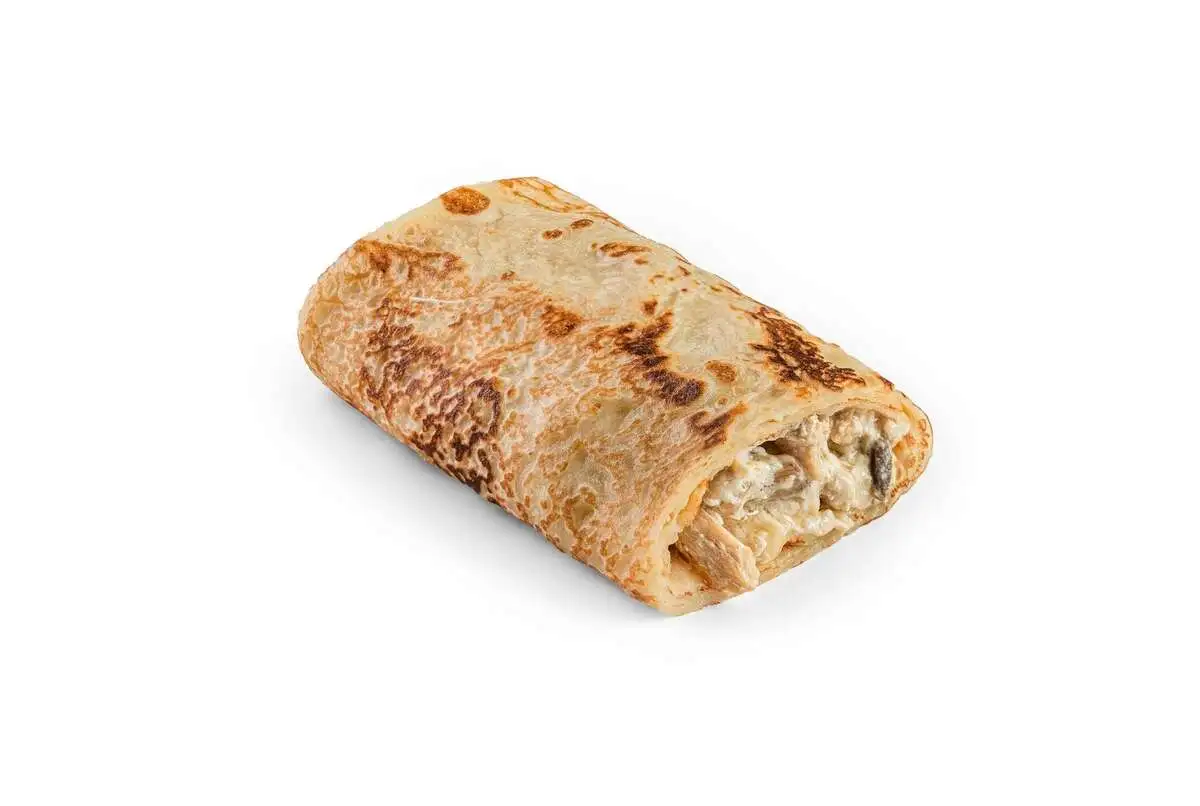 Блин с курицей и грибами в сливочном соусе