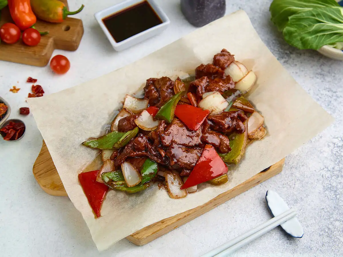 Говядина  в сковороде    铁板牛肉