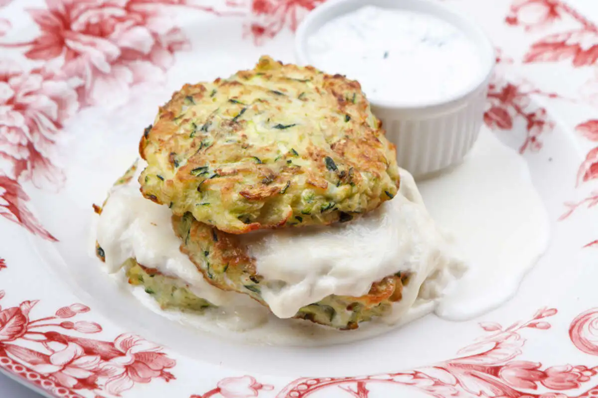 Оладьи из цукини со страчателлой