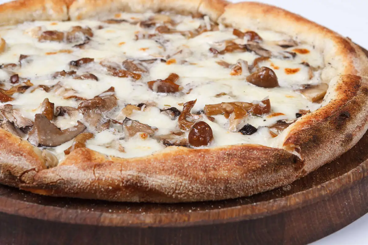 Пицца «Тартюфо» с грибами