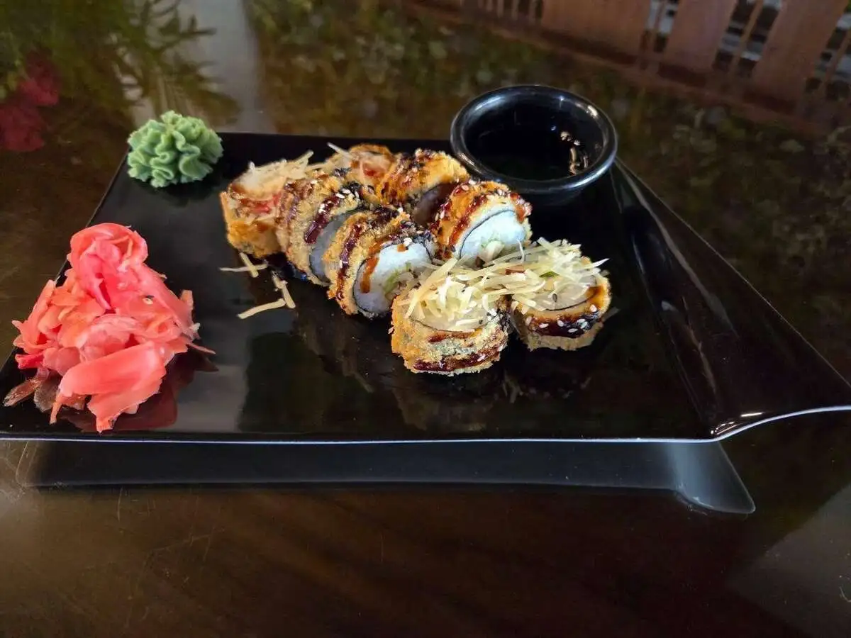 Цезарь ролл с куриным филе/Caesar roll with chicken fillet
