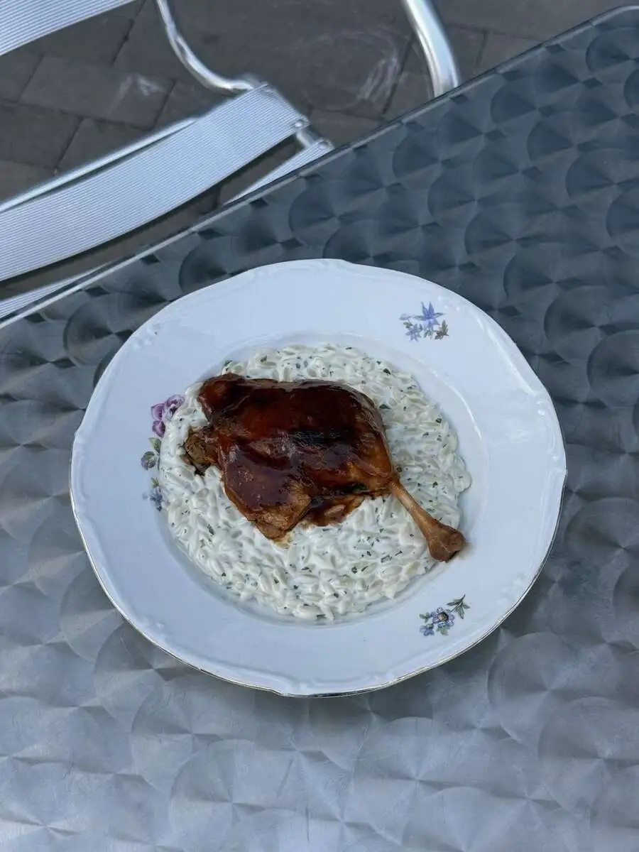 Утиная ножка конфи с орзо