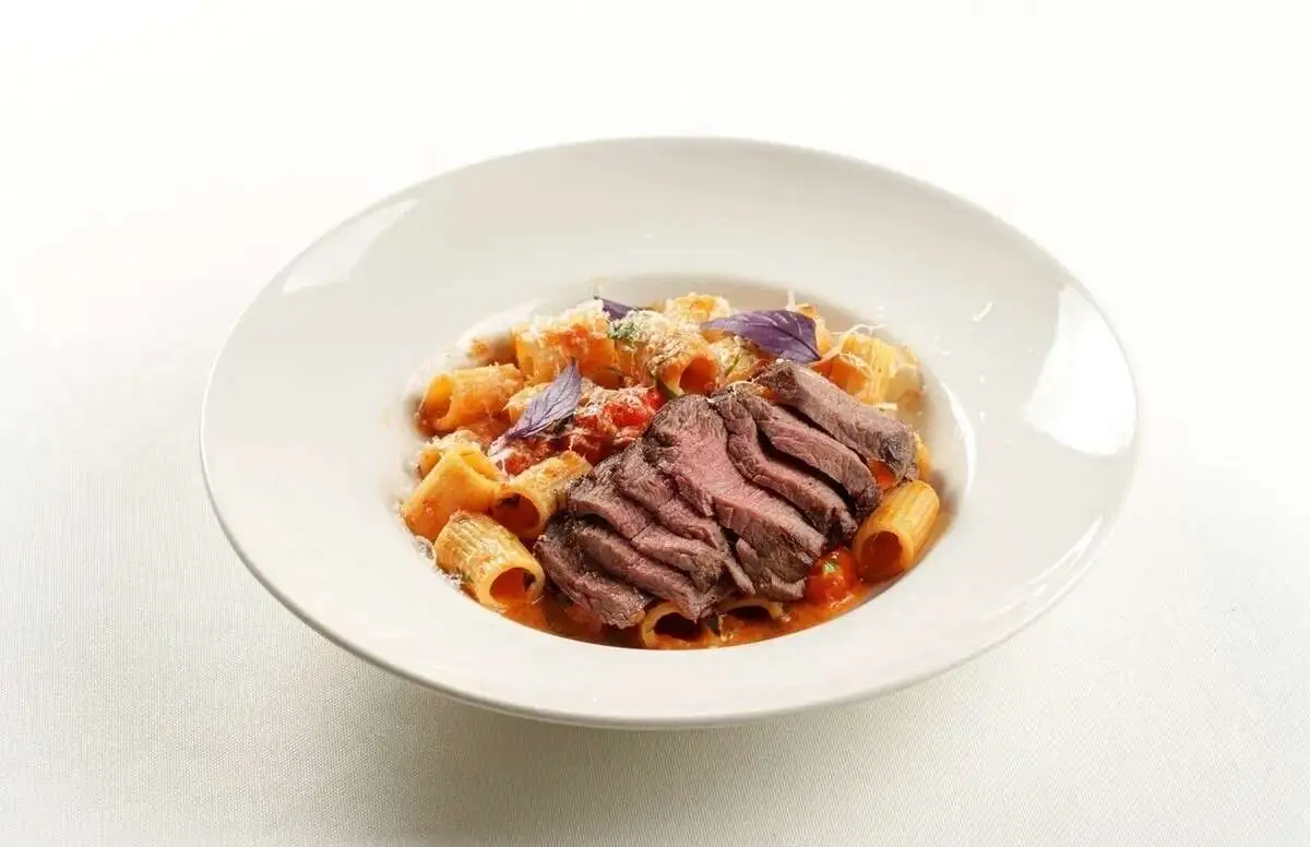 Паста ригатони с говядиной