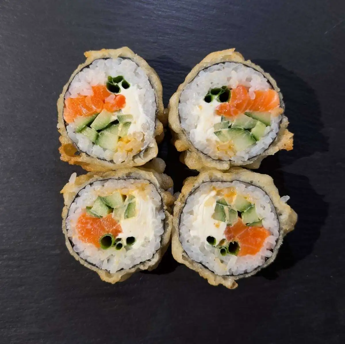 Ролл Темпура с лососем 8 шт.