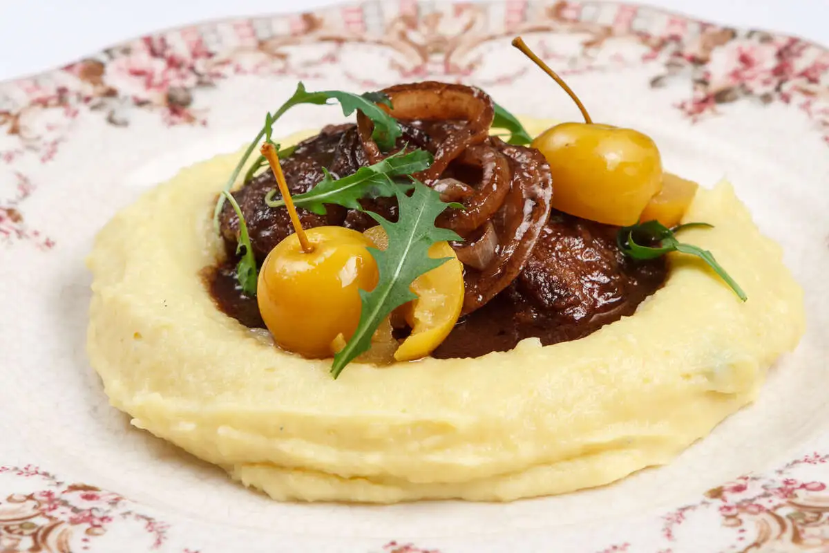 Печень по-венециански с райскими яблоками