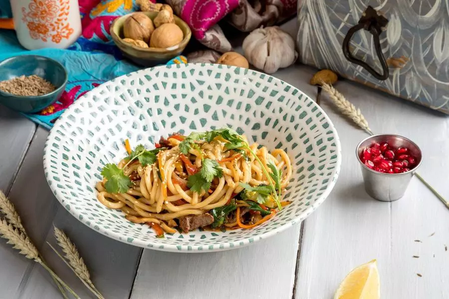 WOK ЛАГМАН С ТЕЛЯТИНОЙ