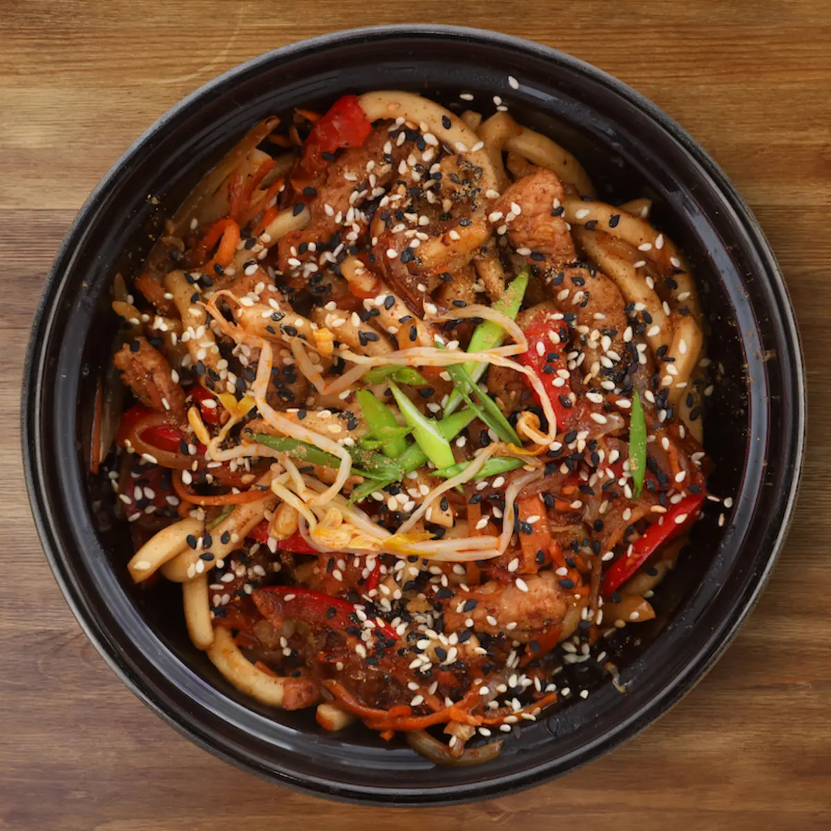 Лапша с пряной свининой "Шанхай"