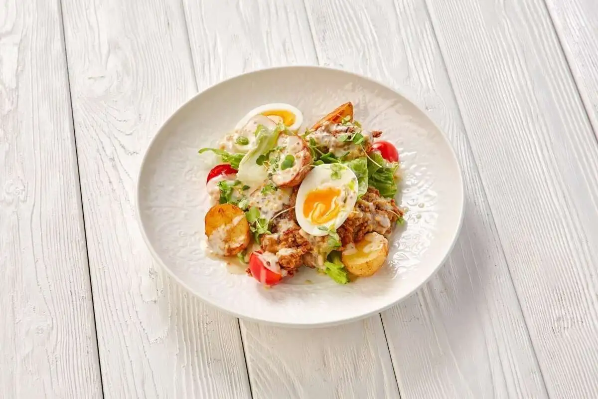 Теплый салат с куриной печенью