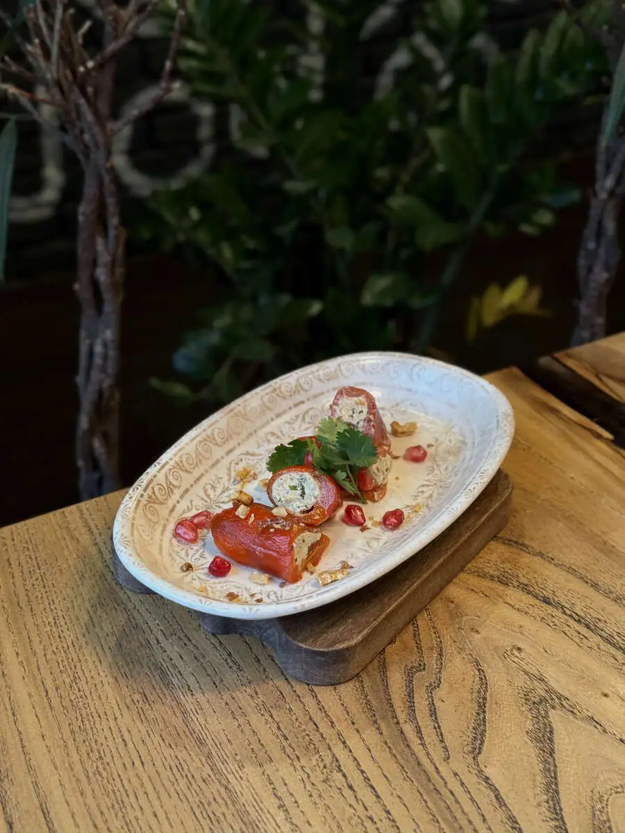 Рулетики из печеного перца