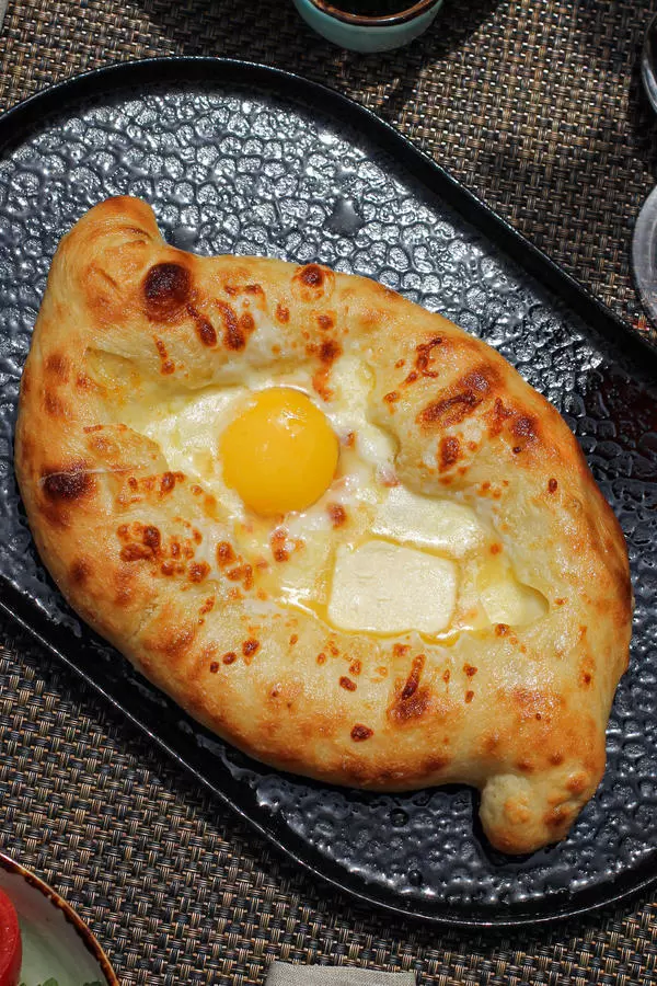 Хачапури по-аджарски