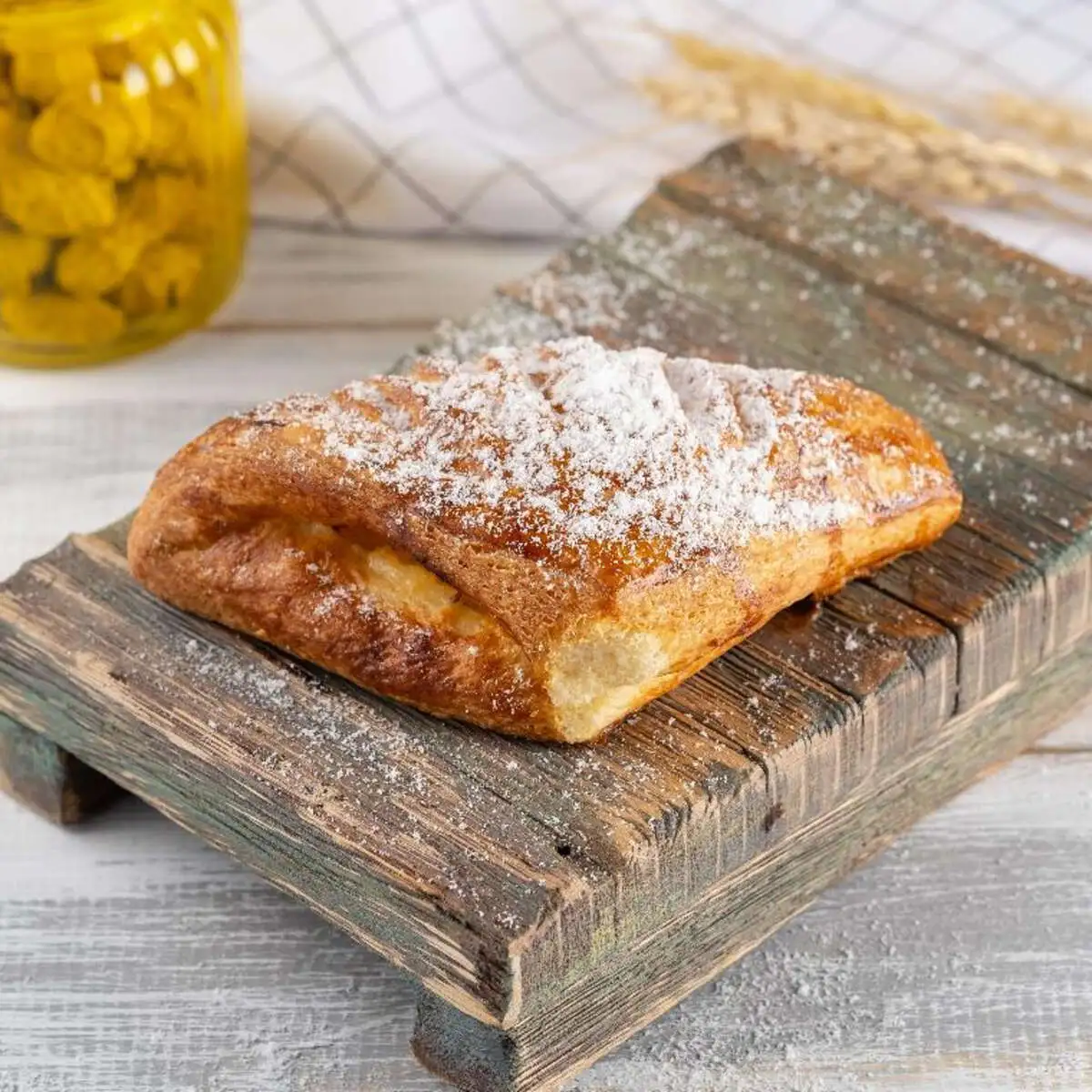 Слойка с творогом