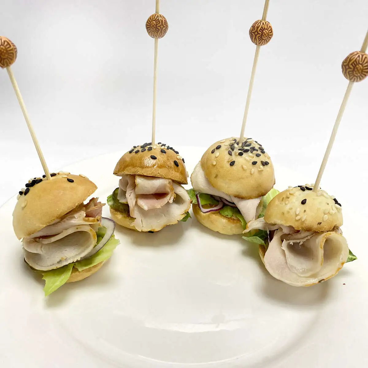 Канапе-бургер с бужининой