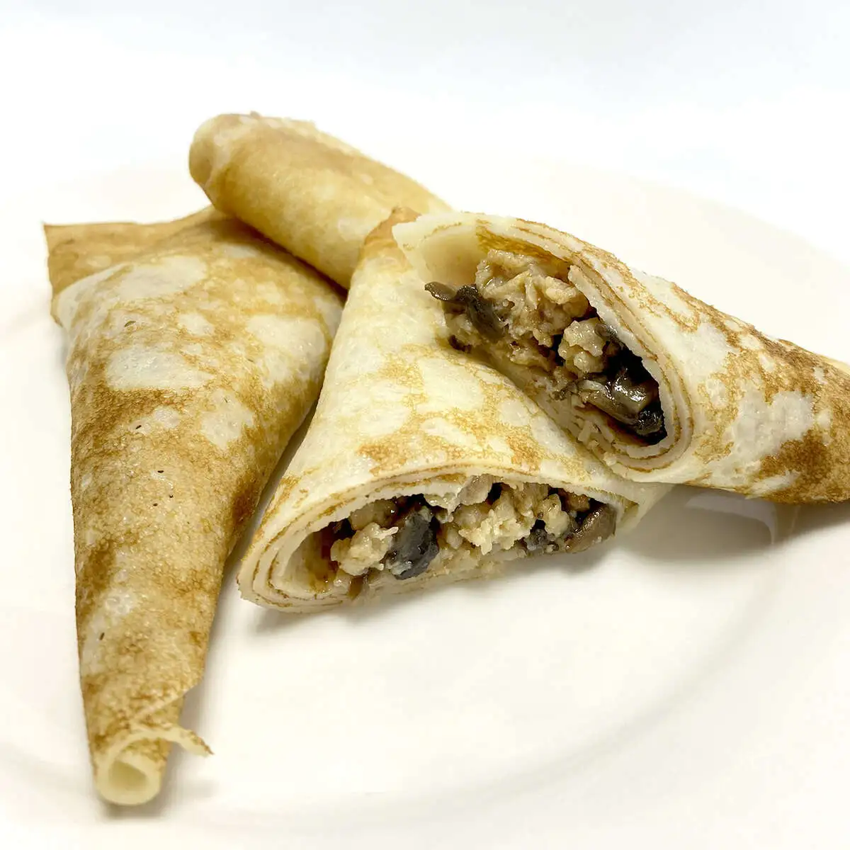 Мини-блинчики с курицей и грибами