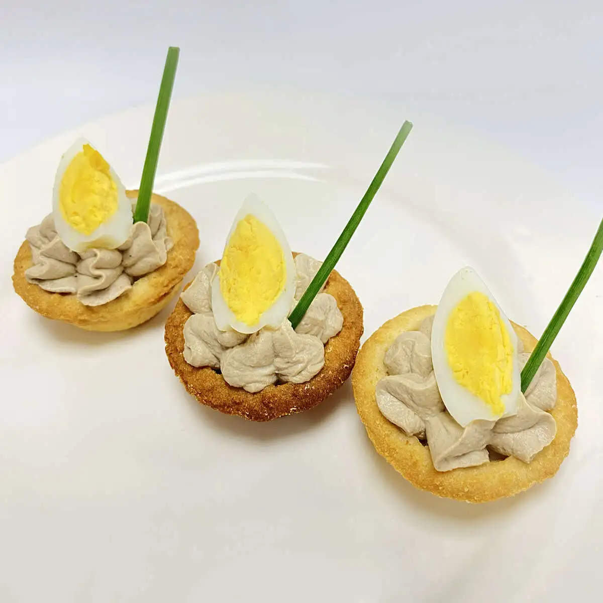 Тарталетка с куриным пате