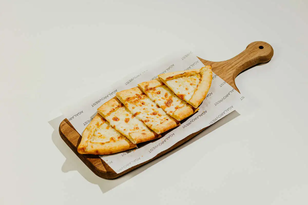 Пиде с сыром