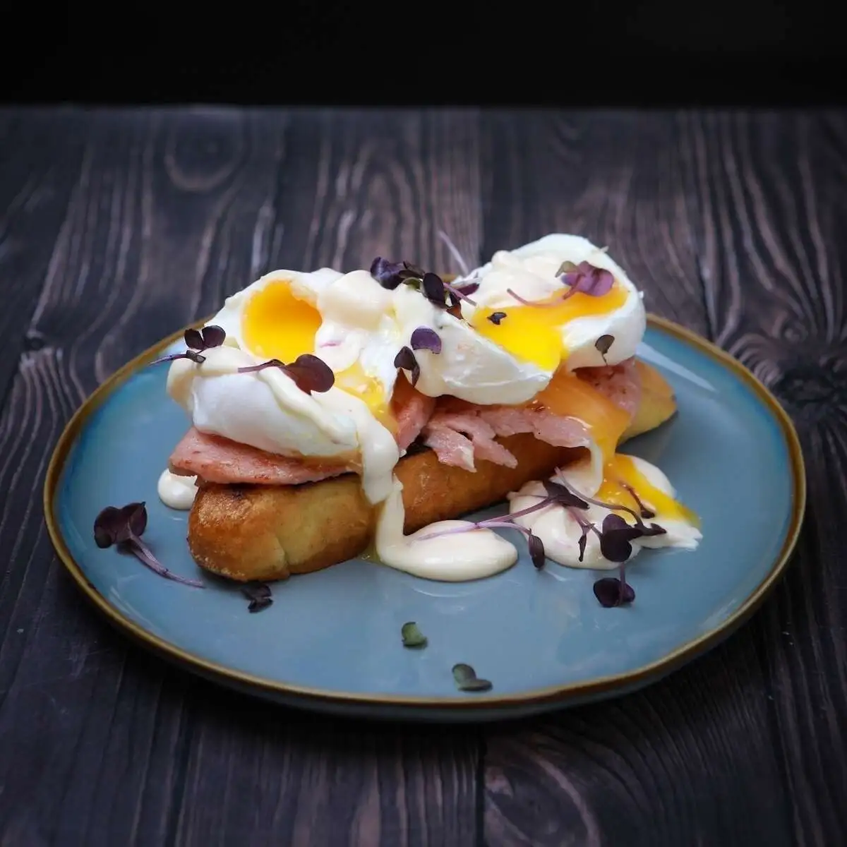 Яйцо Бенедикт