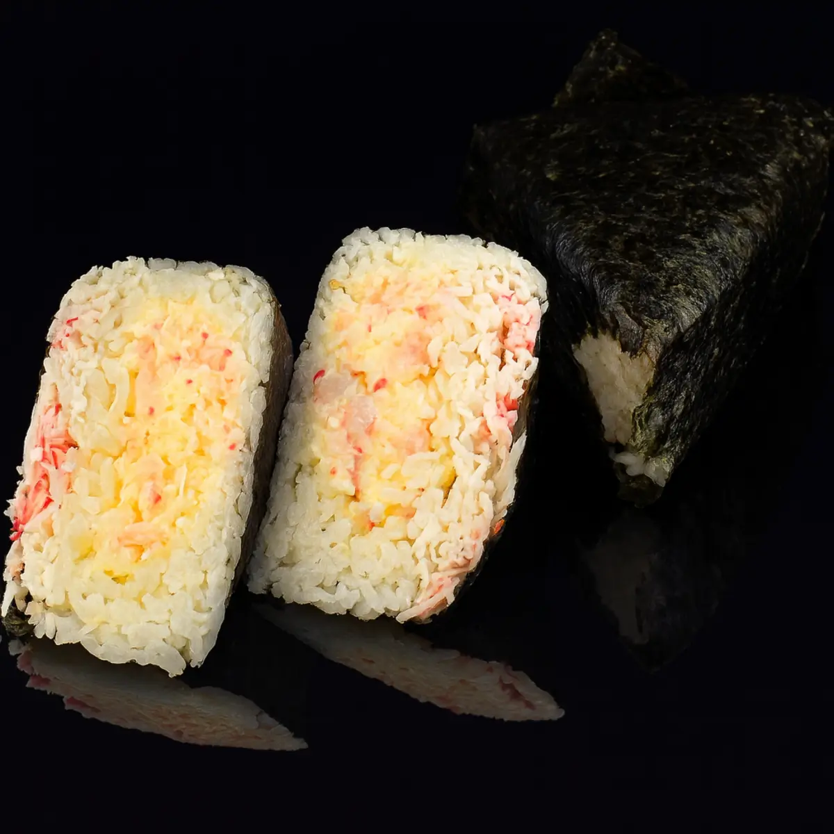 Онигири с креветкой и крабом
