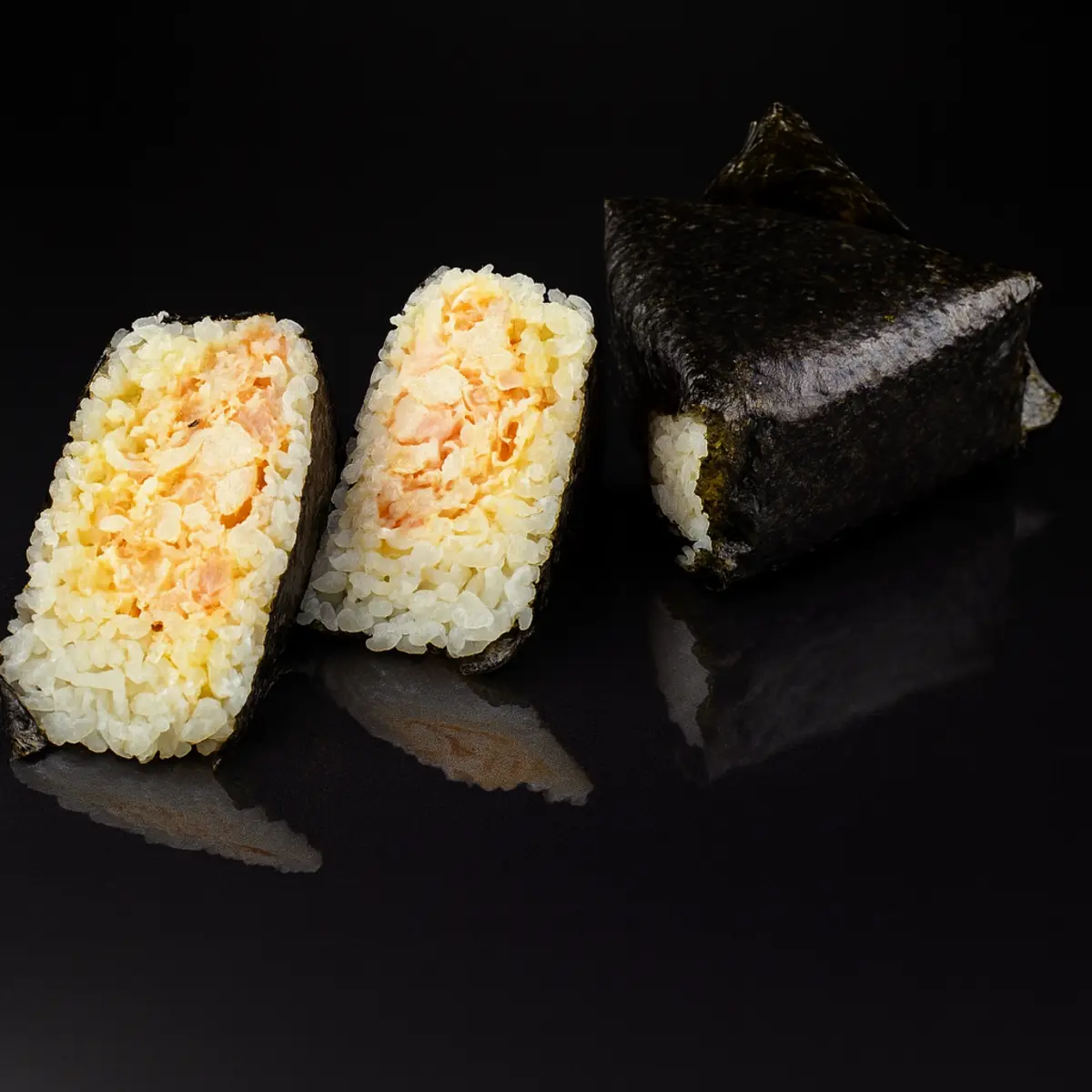 Онигири с курицей и креветкой