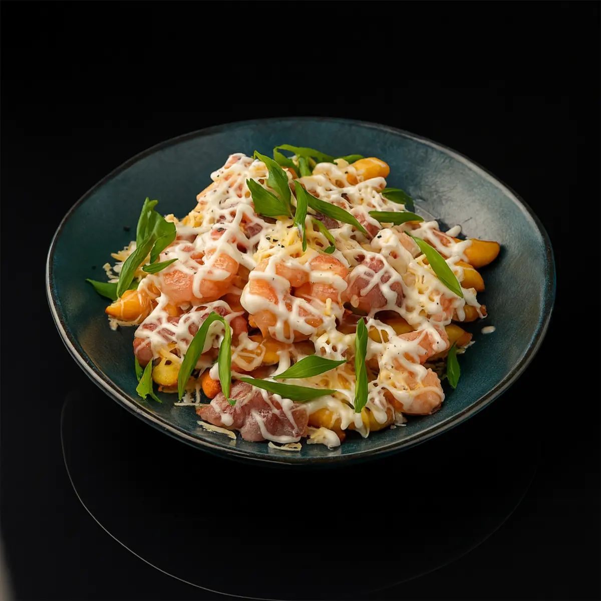 Фри с креветками и беконом