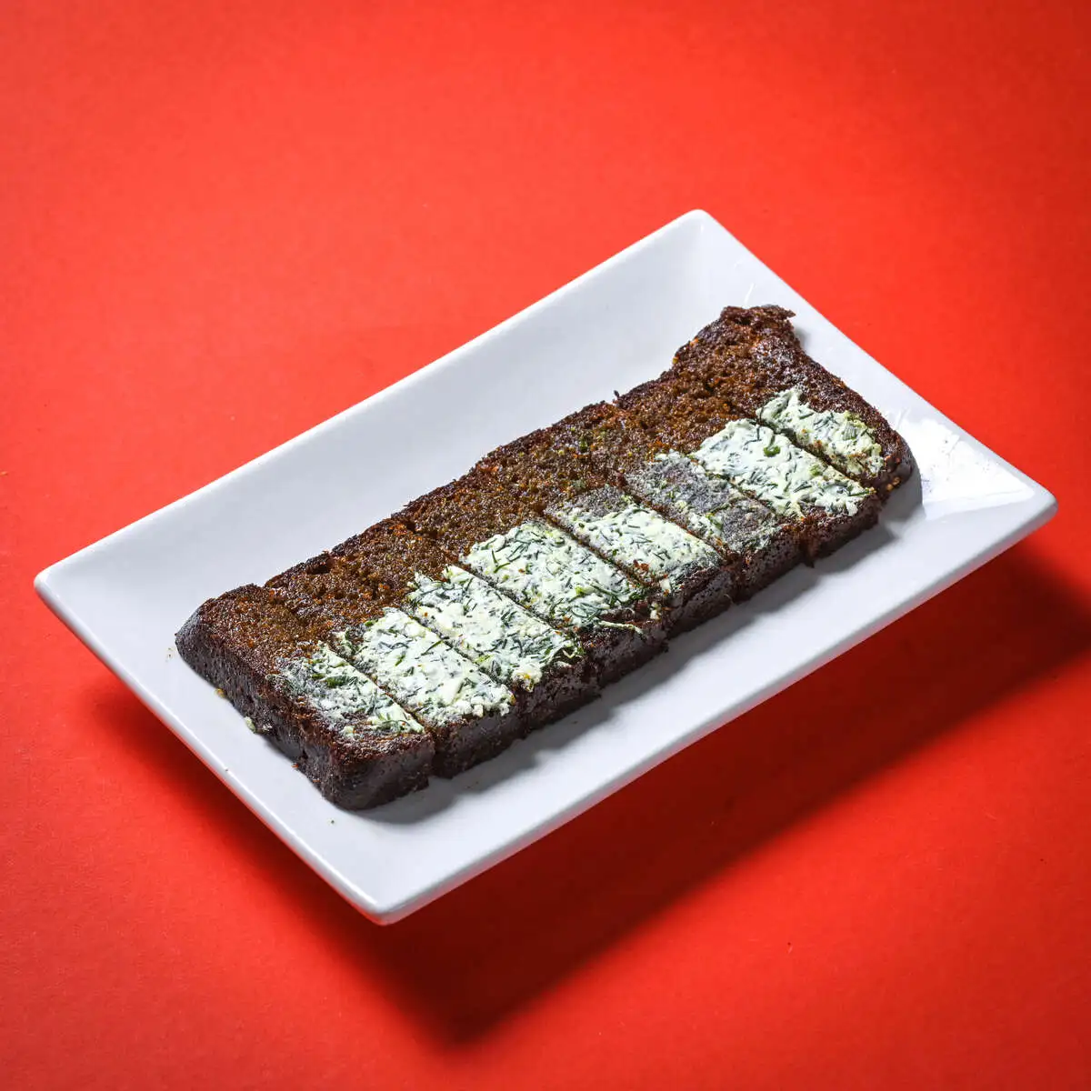 Д.Ржаные гренки с брынзой и укропом