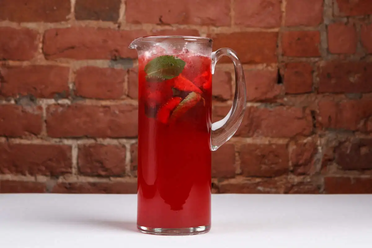 Лимонад Клубничный 1000 мл