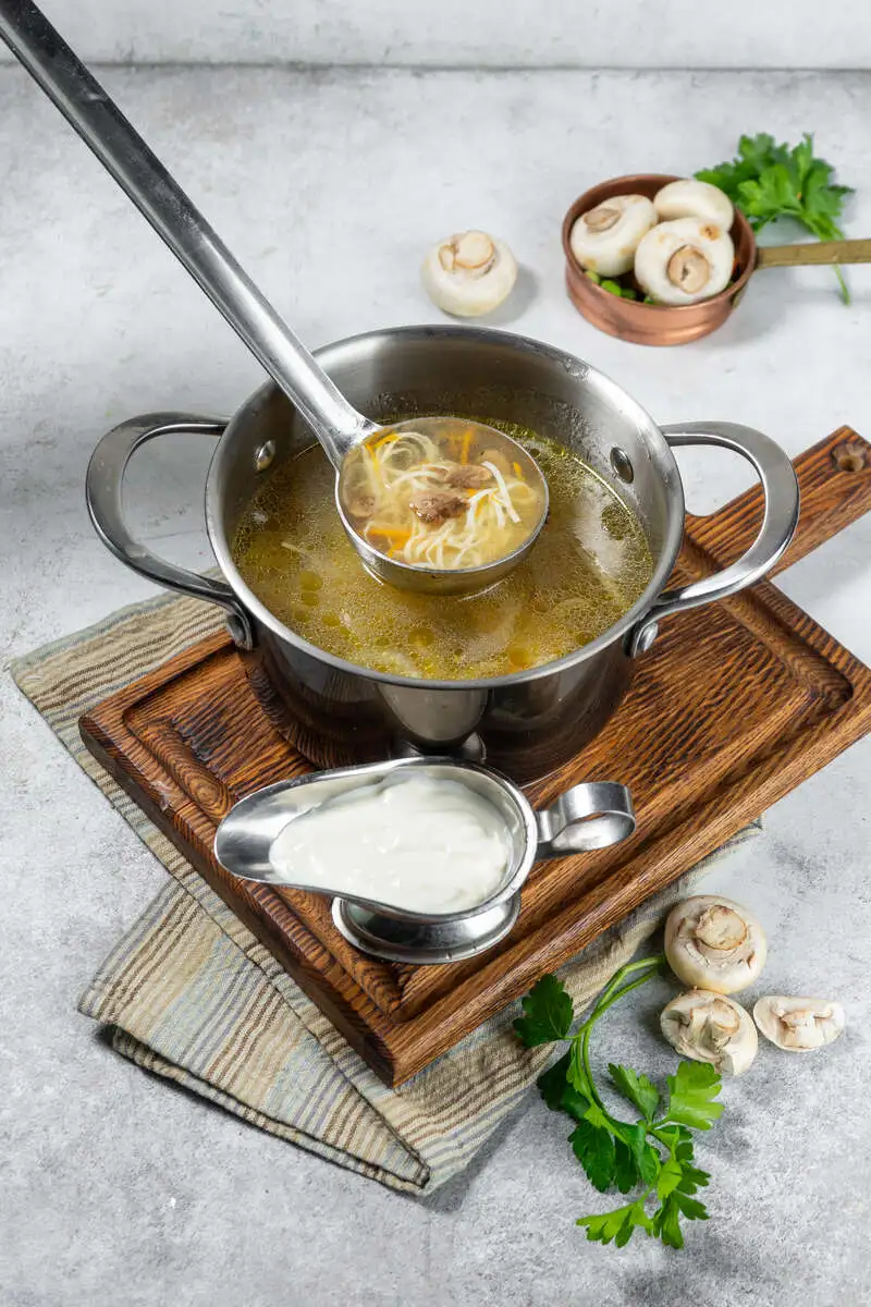 Суп лапша с грибами 