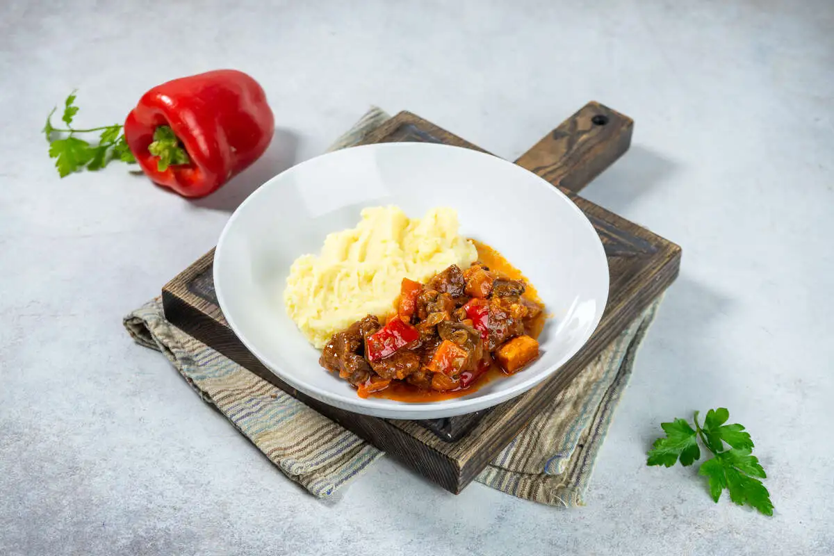 Картофельное пюре + Говядина с овощами 